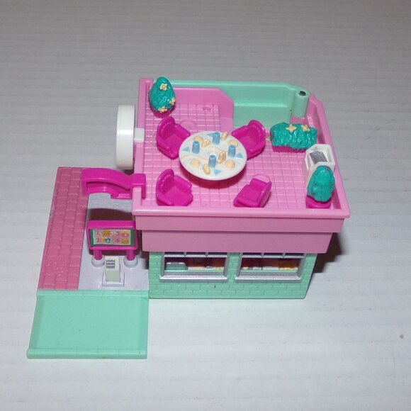 Vintage 1994 Polly Pocket Drive-In Burger Restaurant And Playville Mat - Picture 9 of 16